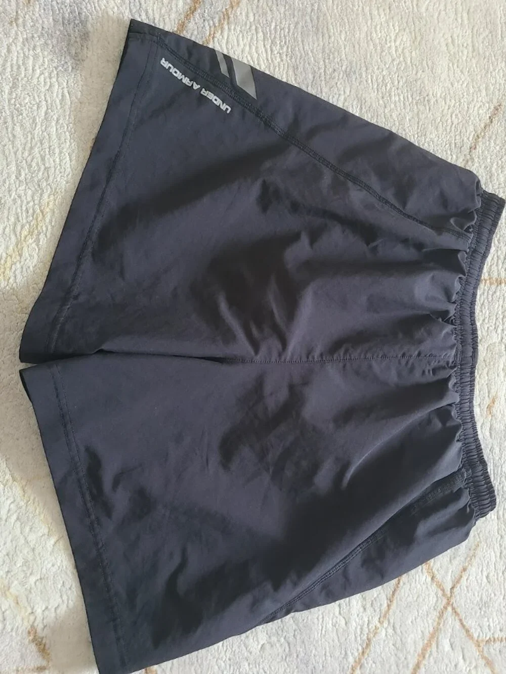 Under Armour Escape 5” Woven Running Shorts Men’s M Black Yellow Drawstring 2013